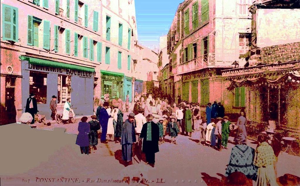 Constantine- Rue Damremont et la Poste.jpg